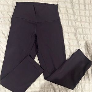 Lululemon size 2 black capri pants